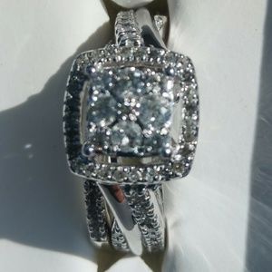 DeCarat Womens 3/4 CTTW Diamond Twist Shank